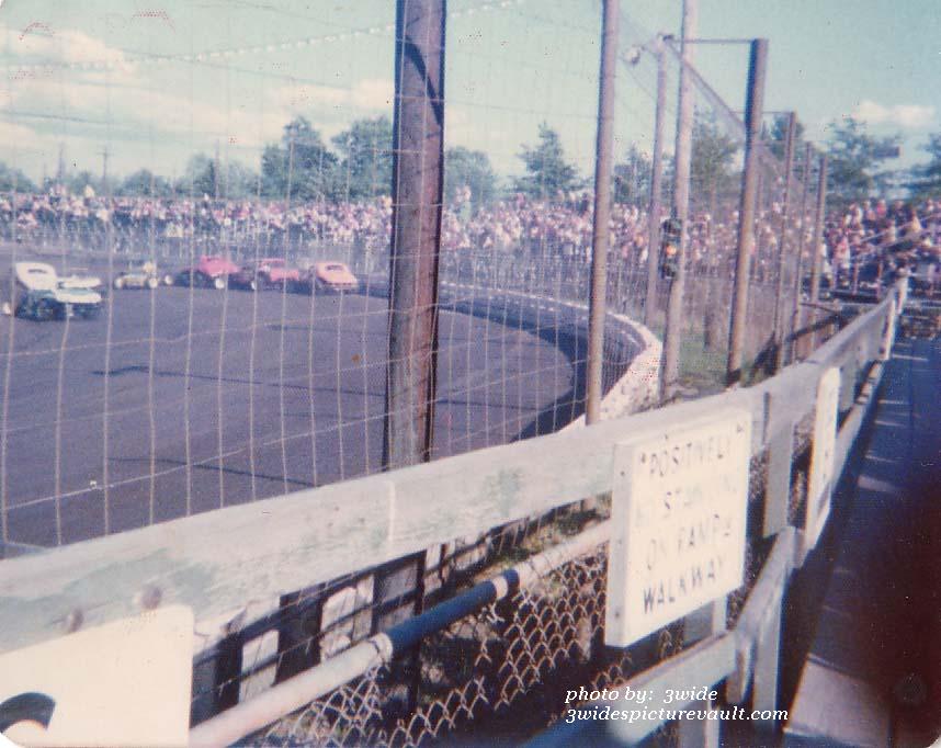 12.15.02_GRP_VAR_FLM_0074_1.jpg (86696 bytes)