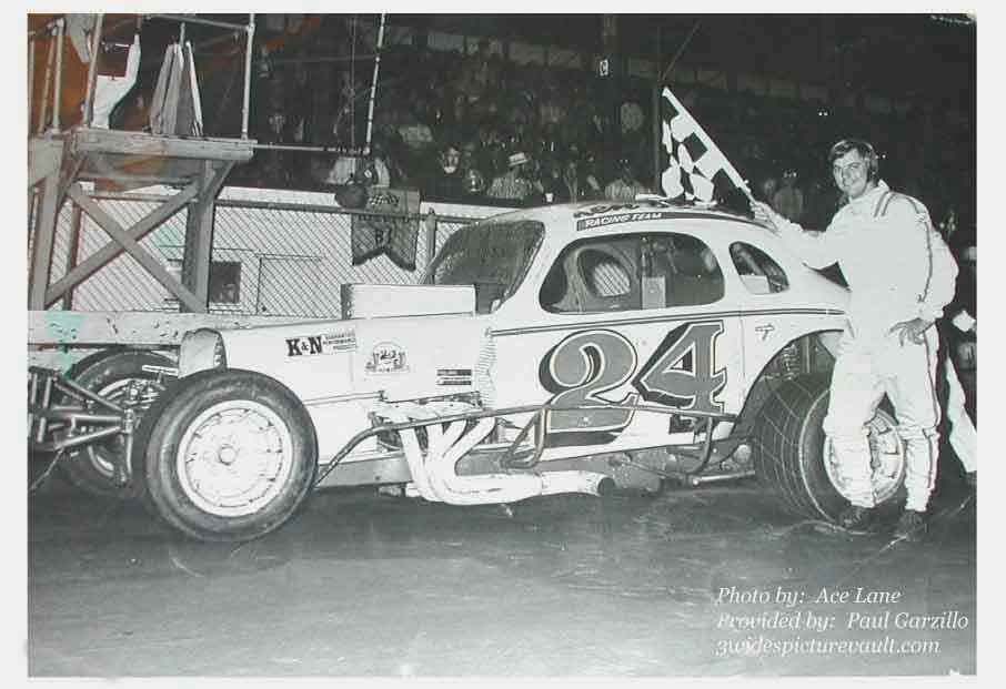 12.18.03_024_PLO_FLM_0070_1.jpg (61530 bytes)