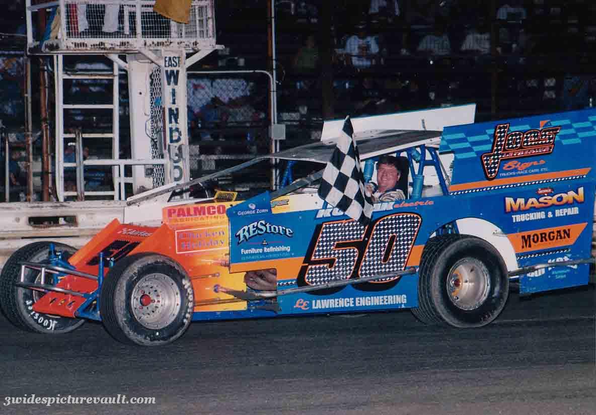 12.22.02_050_ZUC_EWS_1999_1.jpg (71535 bytes)