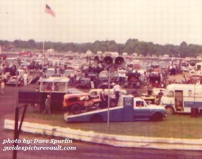 12.25.02_080_PIC_FLM_0075_1.jpg (30842 bytes)