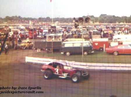 12.28.02_003_OSM_FLM_0070_1.jpg (53405 bytes)