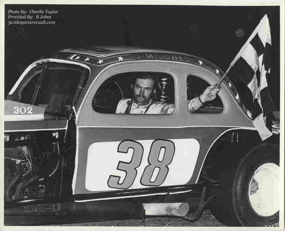 a01.02.03_038_JOB_WAL_0070_1.jpg (66161 bytes)