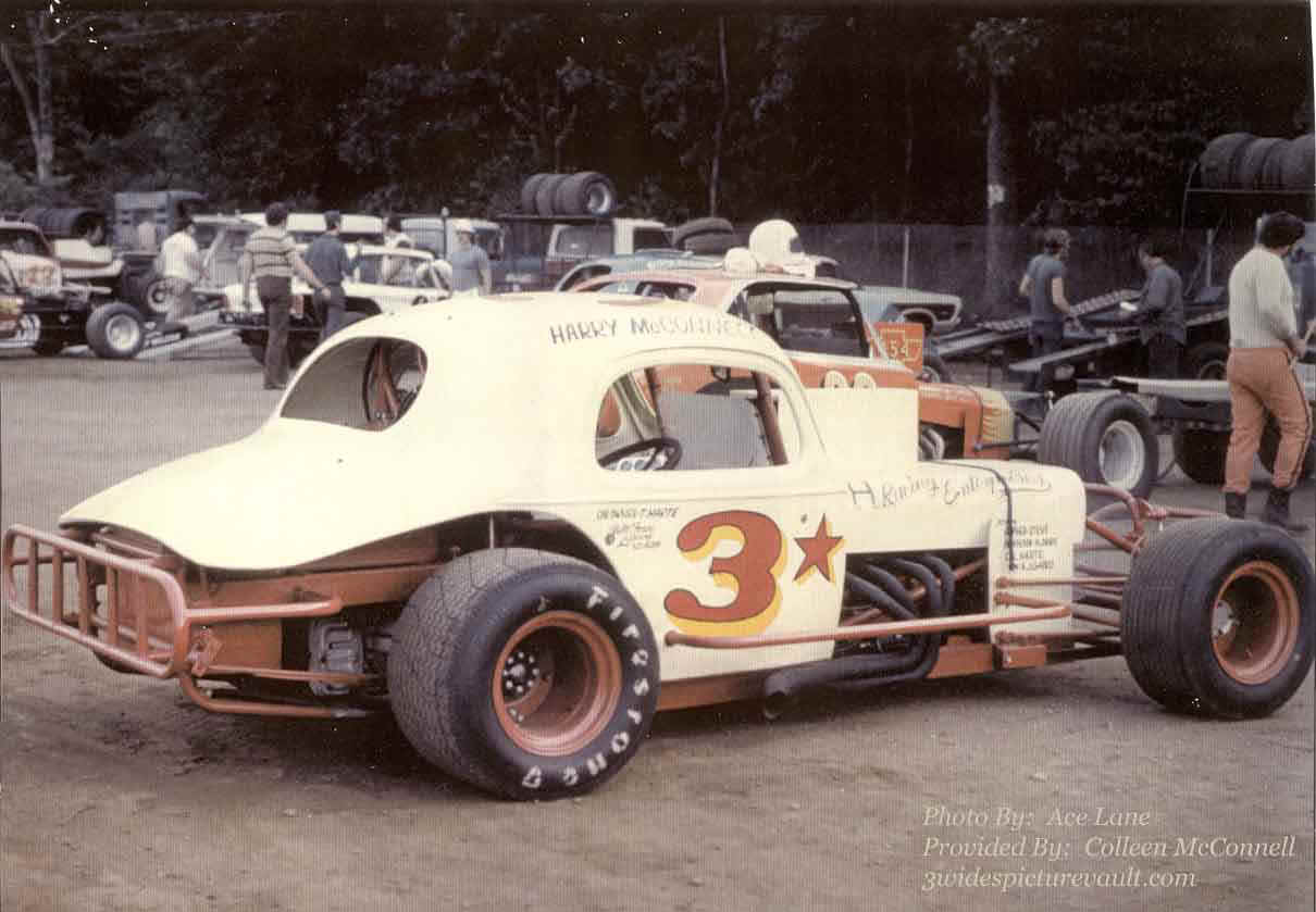 a01.11.04__3a_McC_EWS_0074_1.jpg (75563 bytes)