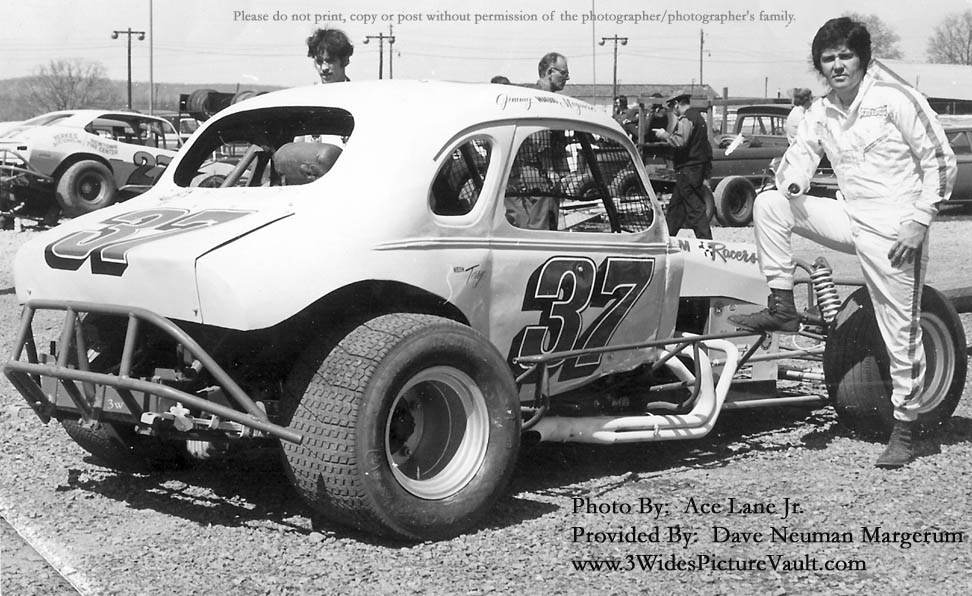 a02.07.04_037_MAG_FLM_0070_1.jpg (71222 bytes)