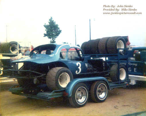 a02.19.04_003_EME_UNK_0070_1.jpg (107791 bytes)