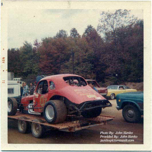 a02.19.04_09X_LEW_EWS_0070_1.jpg (70445 bytes)