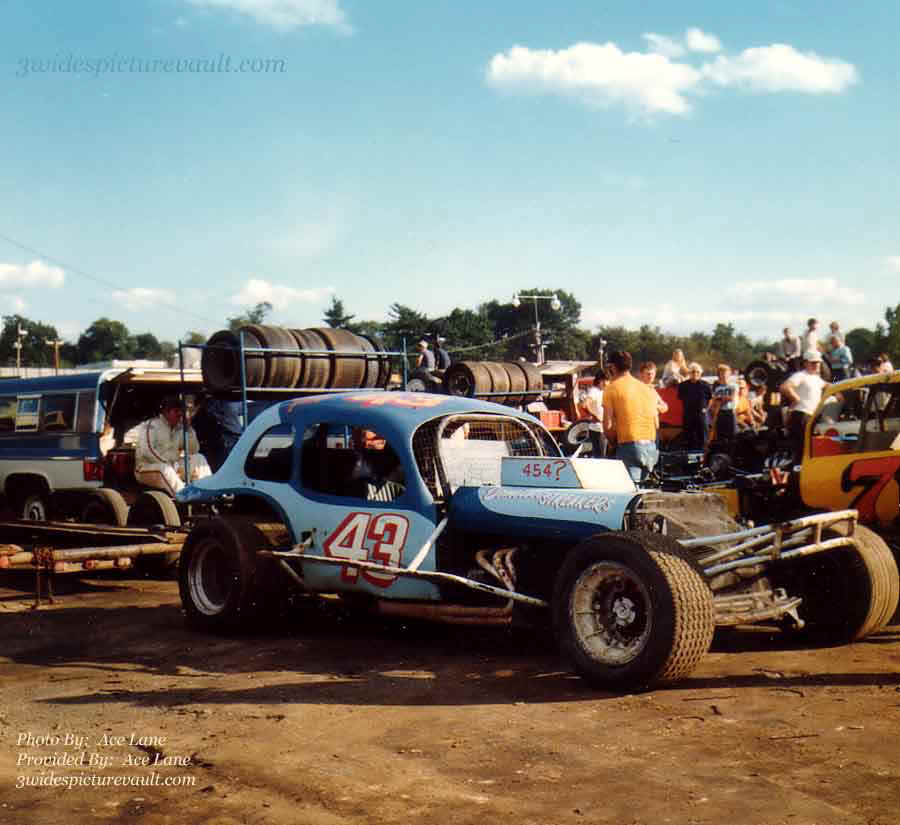 a03.10.04_043_HOR_0070_UNK_1.jpg (66865 bytes)