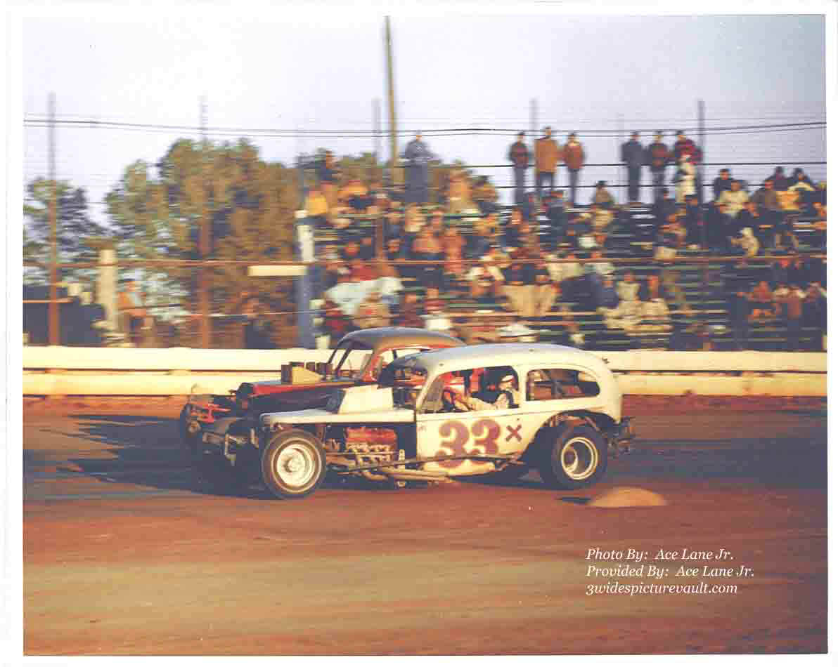 a03.19.04_33X_McC_EWS_0070_1.jpg (61322 bytes)