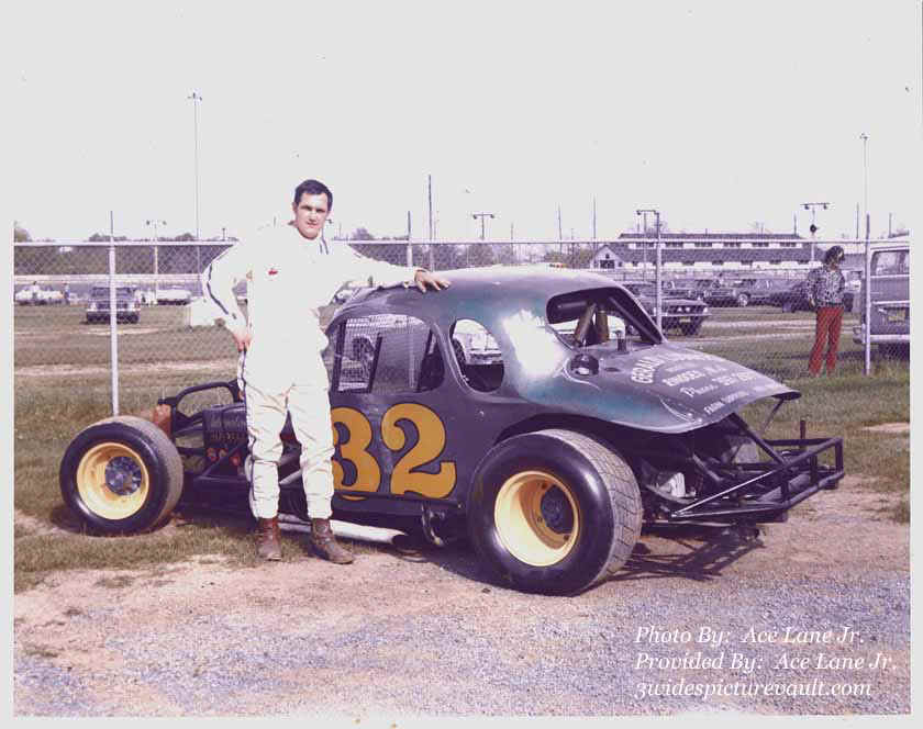 a03.20.04__32_TRA_FLM_0070_1.jpg (75817 bytes)