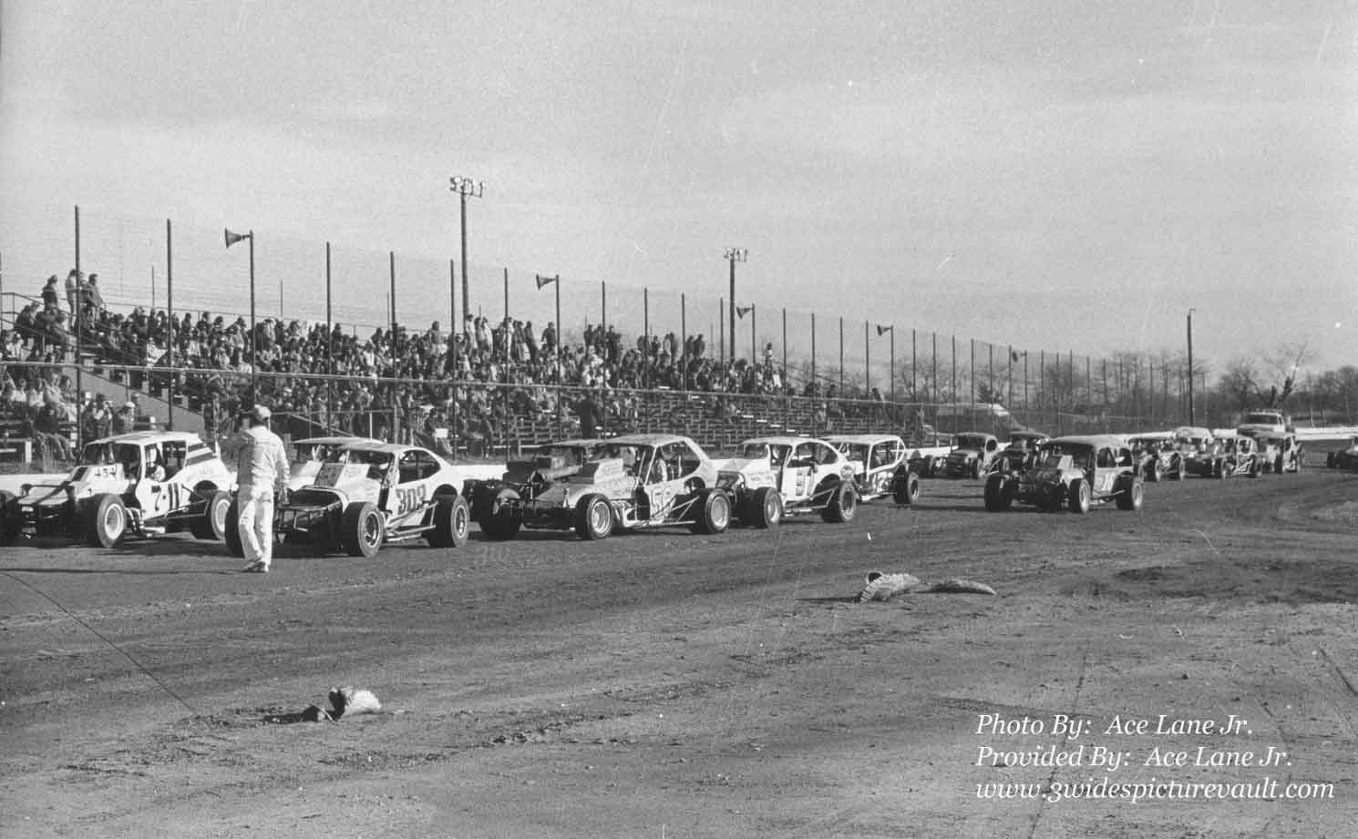 a05.09.04_FRT_STR_EWS_0076_1.jpg (96595 bytes)