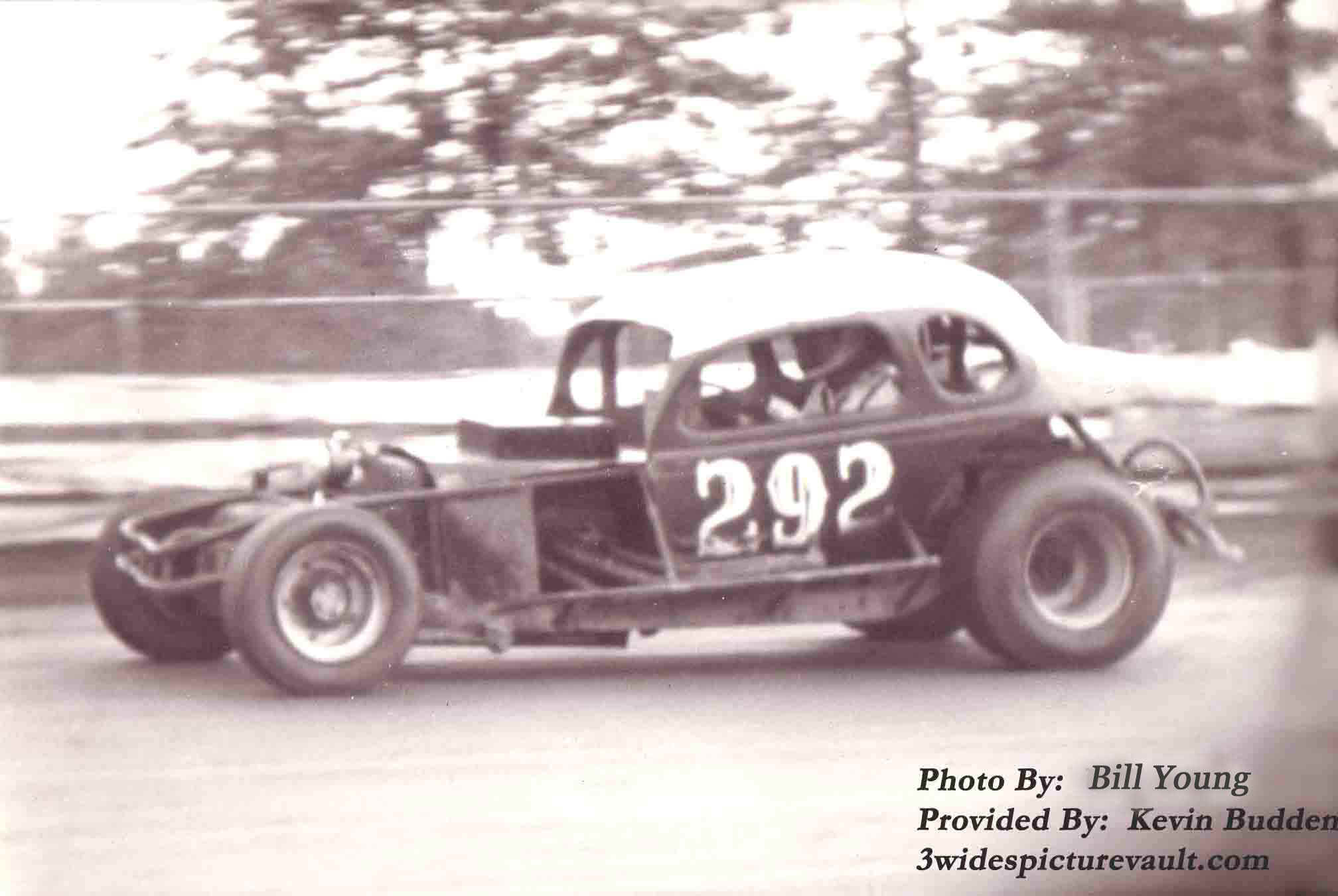 a09.28.04_292_MIC_FLM_0073_1.jpg (82341 bytes)