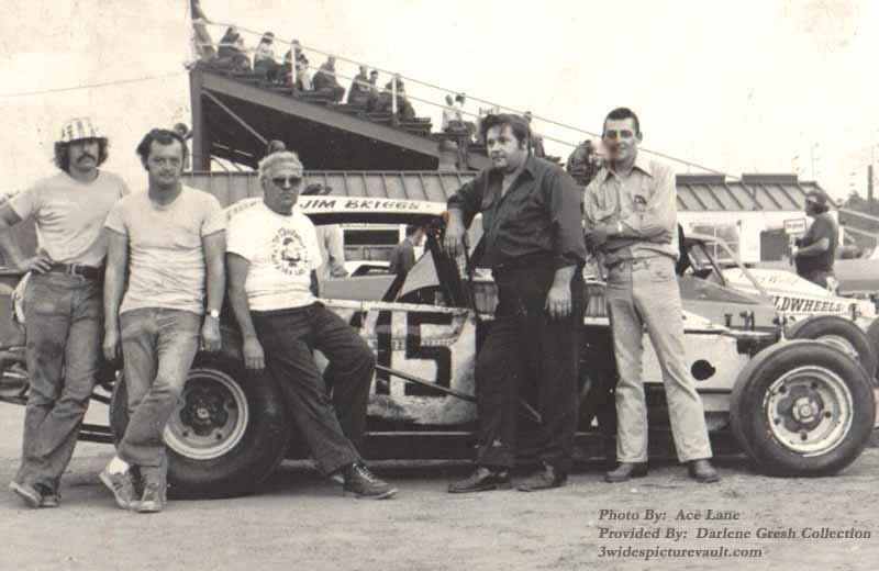 a10.23.04_X15_TAY_BPT_0070_1.jpg (57518 bytes)