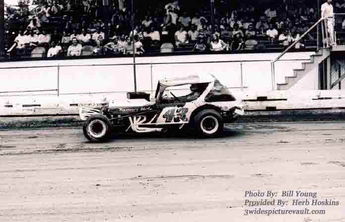 a11.29.04_043_PIC_FLM_0070_1.jpg (45965 bytes)