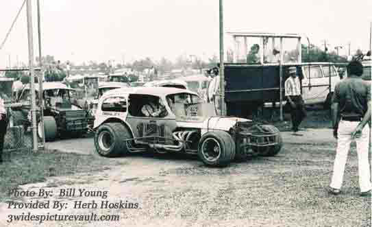 a11.29.04_121_BEA_FLM_0070_1.jpg (36223 bytes)