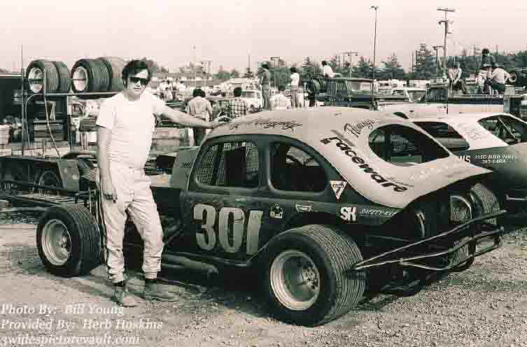 a11.29.04_301_McC_FLM_0070_1.jpg (57074 bytes)