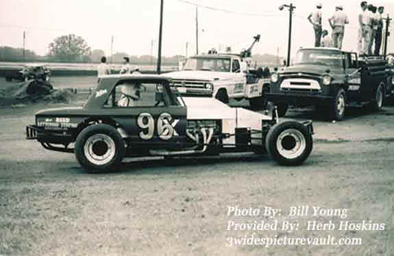 a11.29.04_96X_FIT_FLM_0070_1.jpg (24750 bytes)