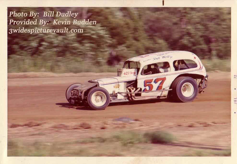 a12.13.04_057_BRI_UNK_0072_1.jpg (52912 bytes)