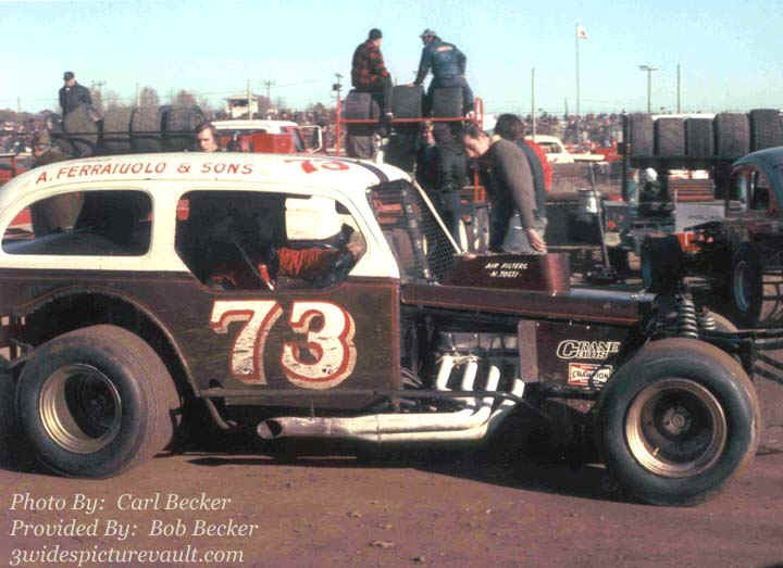 b.05.18.05_073_GRI_EWS_0070_1.jpg (75954 bytes)