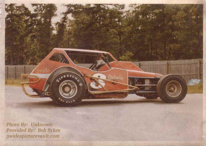 b02.11.05_003_OSM_0070_UNK_1.jpg (1766 bytes)