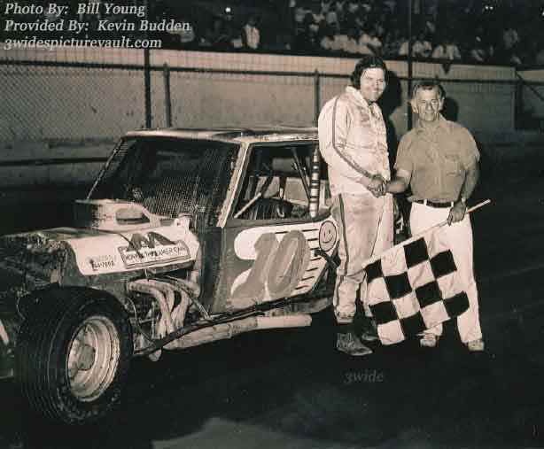 b03.26.05_010_LIS_FLM_0070_1.jpg (48299 bytes)