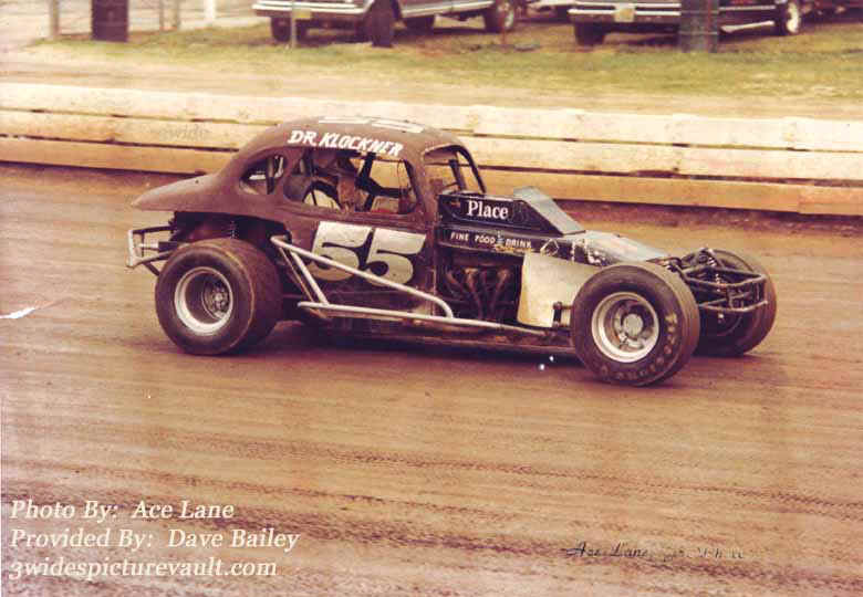 b03.27.05_055_KLO_FLM_0070_1.jpg (60457 bytes)