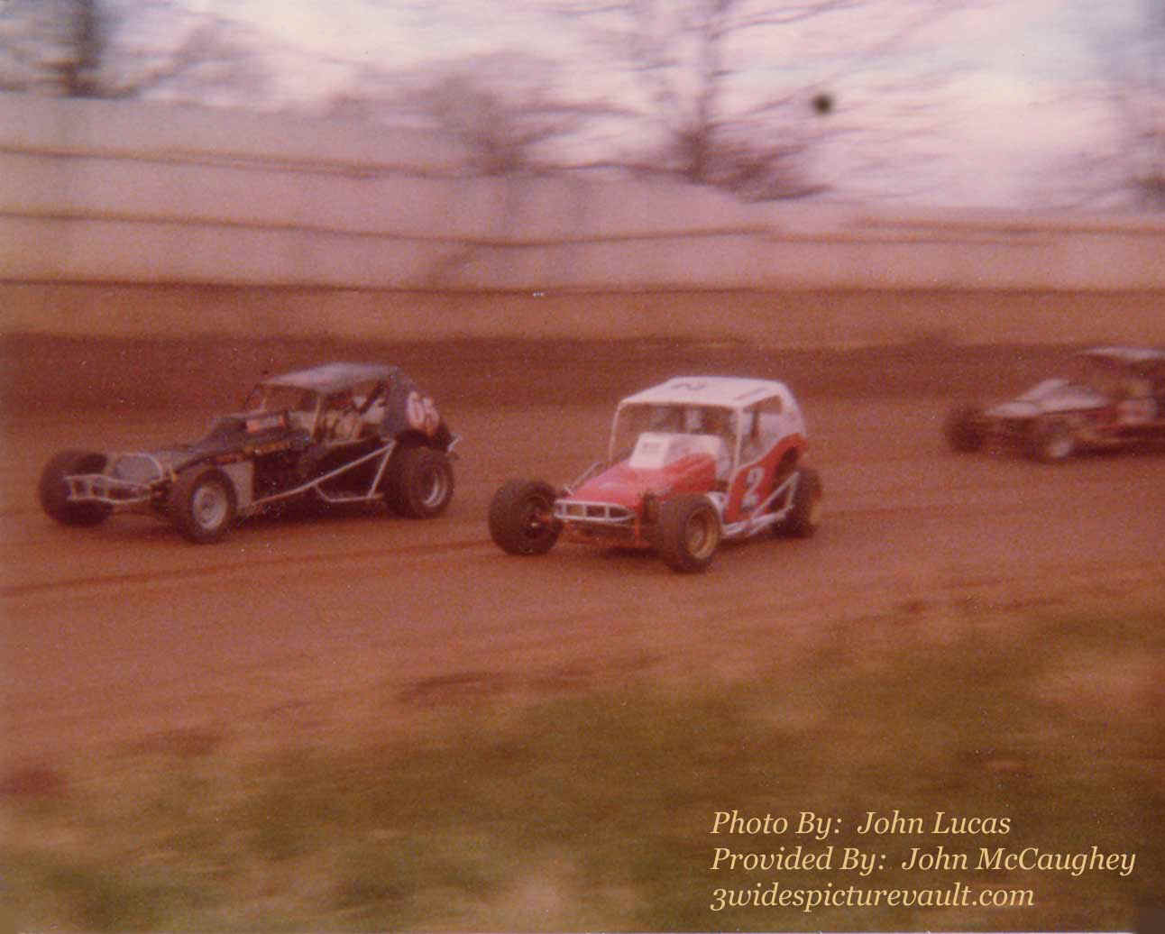 b07.18.05_045_COY_NAZ_0070_1.jpg (89639 bytes)