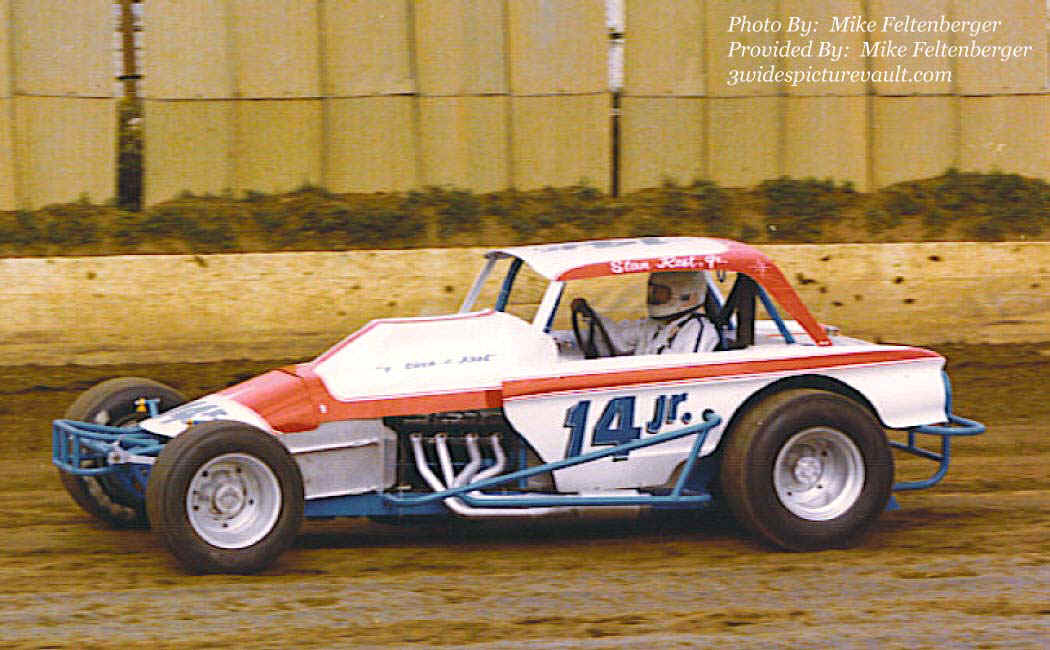 b09.03.05_14J_RES_REA_0078_1.jpg (115064 bytes)