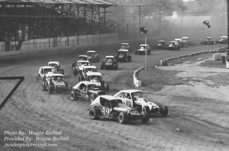 b11.06.05_049_GRP_FLM_0070_1.jpg (113634 bytes)