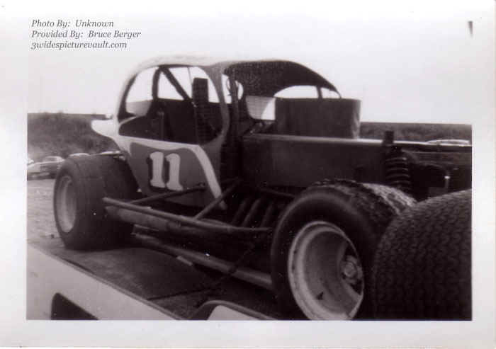 b11.10.05_011_HAR_NAZ_0070_1.jpg (59026 bytes)