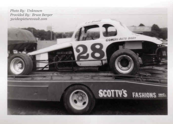 b11.10.05_028_SCO_NAZ_0070_1.jpg (79855 bytes)