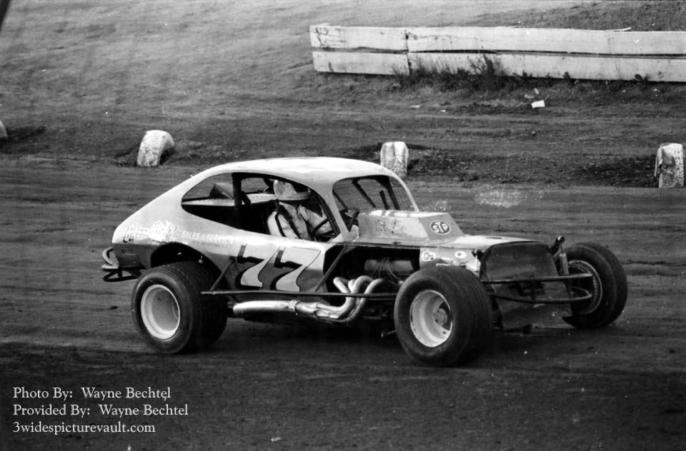 b12.23.05_077_WEA_FLM_0070_1.jpg (95204 bytes)