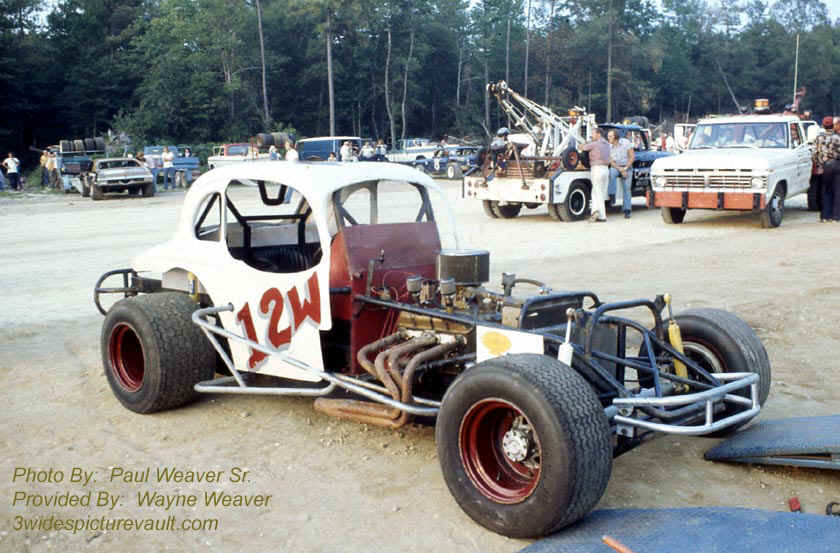 b12.24.05_12W_WEA_U13_0077_1.jpg (129418 bytes)