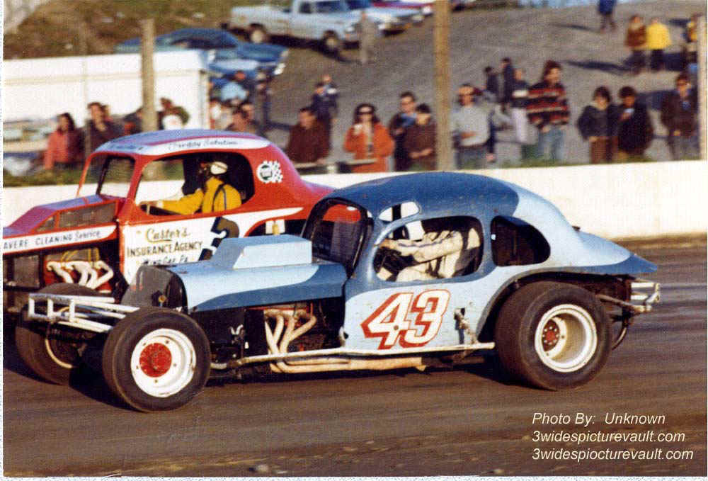 b12.24.05_43_HOR_0070_MID_0070_1.jpg (128378 bytes)