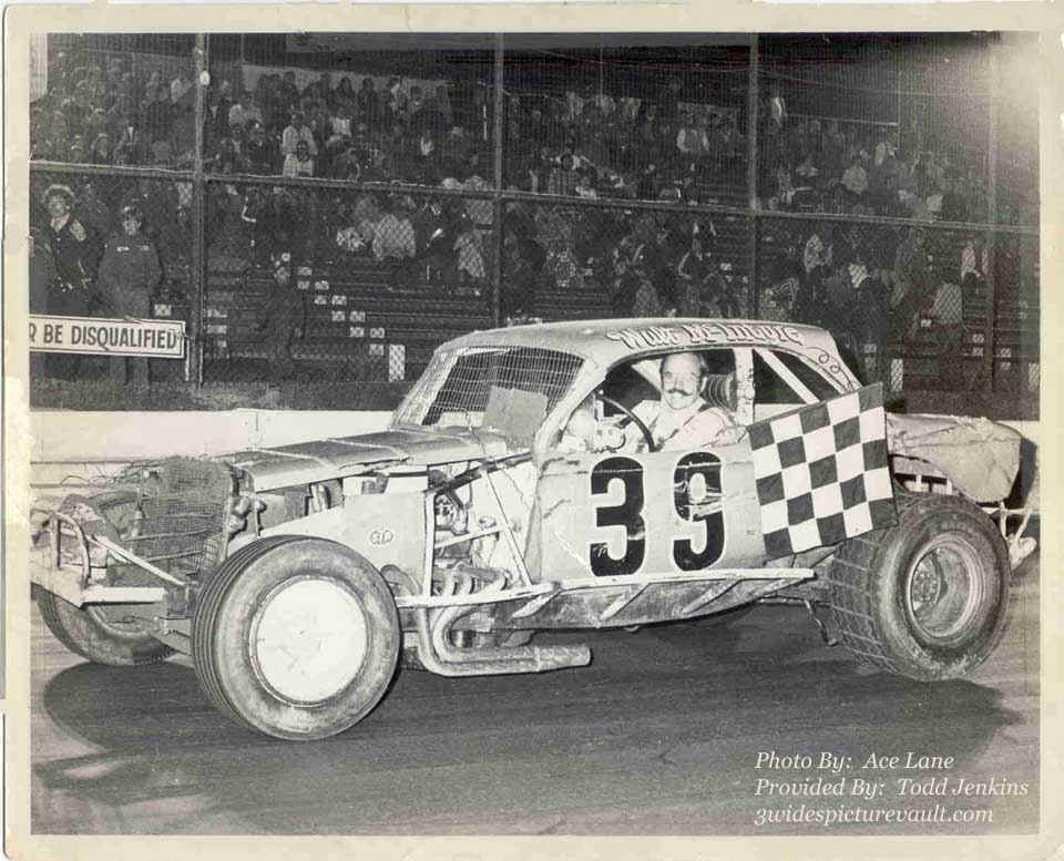 c01.19.06_039_BOE_EWS_0070_1.jpg (117365 bytes)