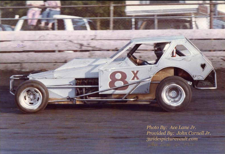 c02.04.06__8x_MYS_FLM_0077_3.jpg (108209 bytes)