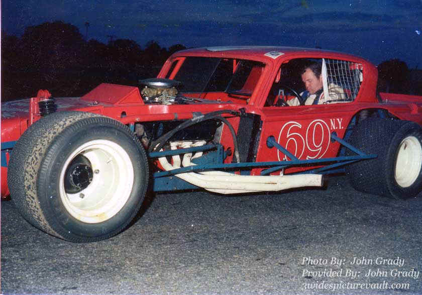 c02.11.06_069_SHA_UNK_0070_1.jpg (84625 bytes)