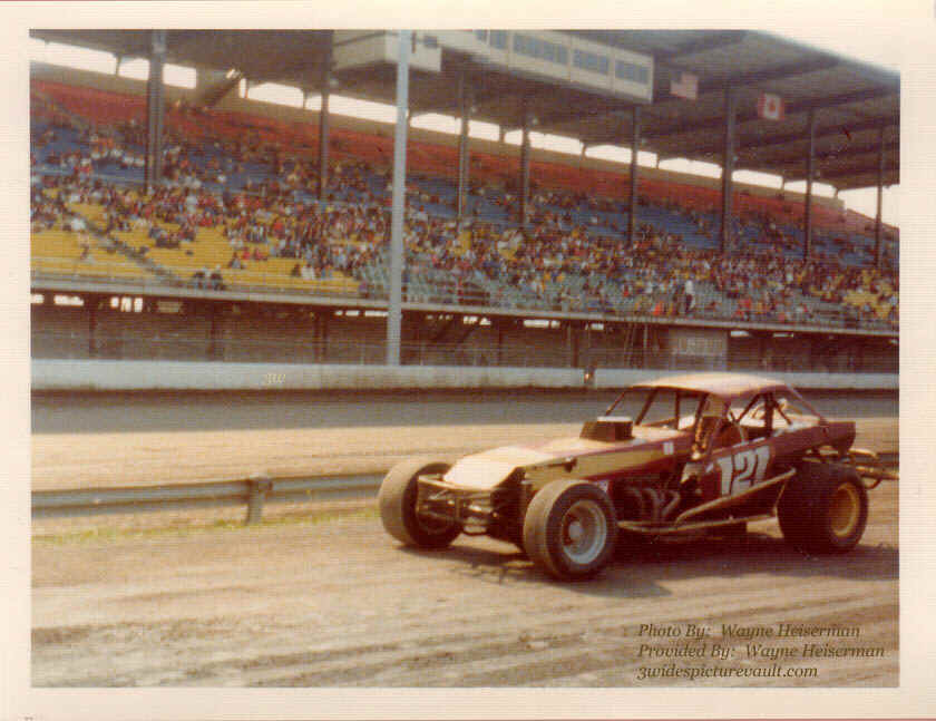 c02.25.06_121_GRB_SYR_0070_1.jpg (102609 bytes)