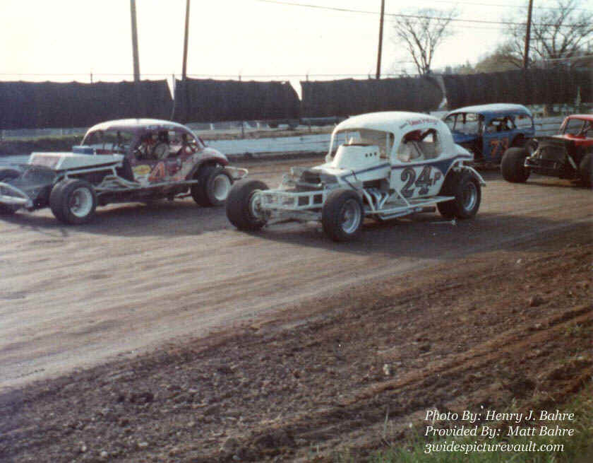 c03.07.06_24P_PEL_FON_0074_1.jpg (104195 bytes)