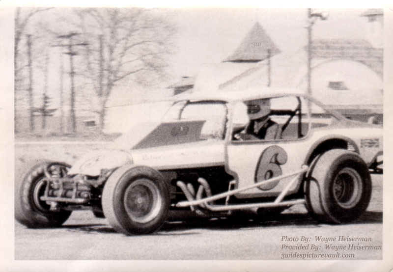 c04.08.06___6_BRO_UNK_0070_1.jpg (90418 bytes)