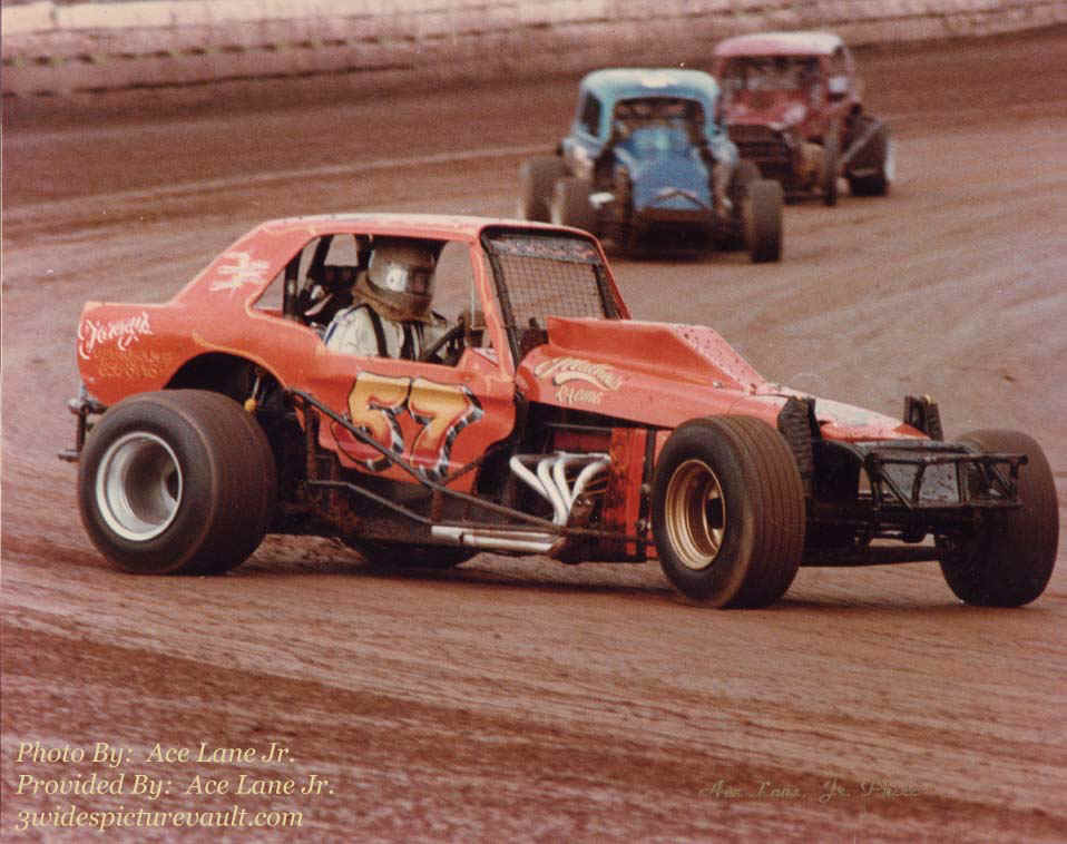 c06.23.06_057_MAT_FLM_0070_1.jpg (108198 bytes)