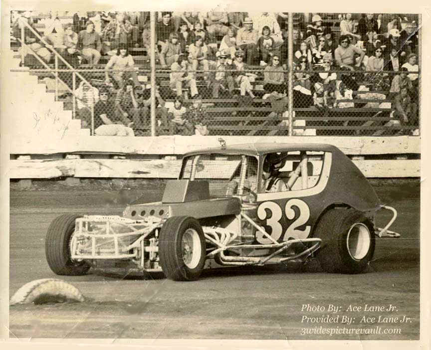 c06.25.06_032_TRA_EWS_0074_1.jpg (109072 bytes)