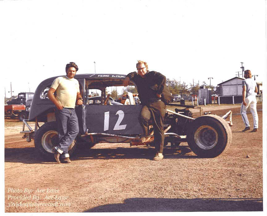 c06.25.06__12_DeM_FLM_0070_1.jpg (110938 bytes)