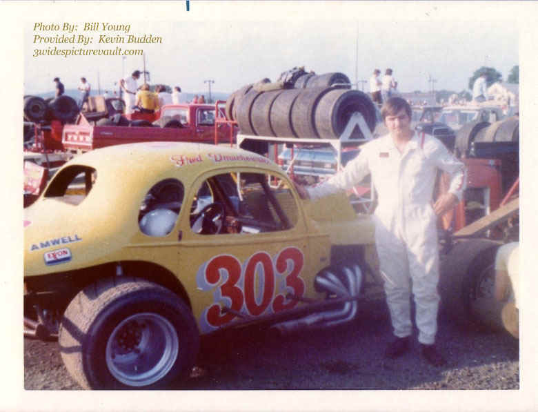 c06.28.06_303_DMU_FLM_0074_1.jpg (110951 bytes)