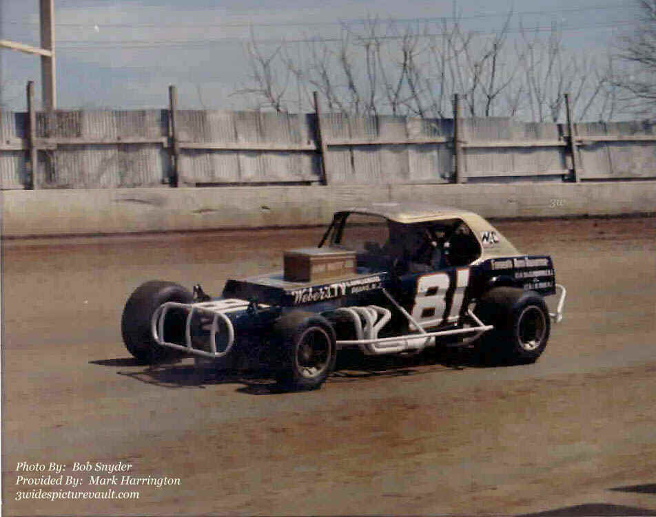 c08.25.06_081_PLO_NAZ_0074_1.jpg (101774 bytes)