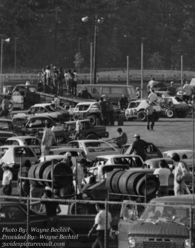 c09.18.06_FLM_PIT_FLM_0076_1.jpg (101164 bytes)