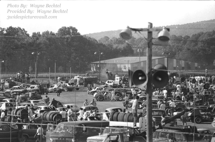 c09.18.06_FLM_PIT_FLM_0076_4.jpg (116731 bytes)