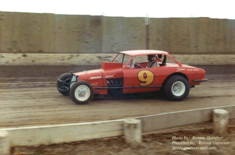 c10.20.06__9H_HAU_REA_0070_1.jpg (77065 bytes)