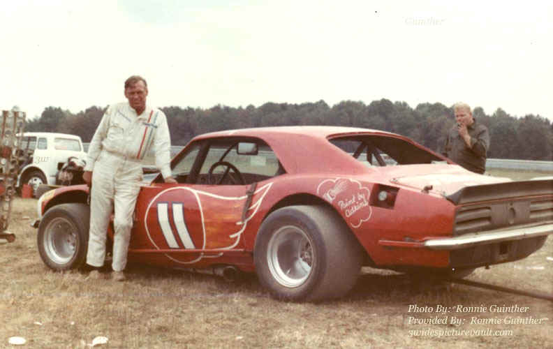 c10.22.06_011_HEN_LAN_0070_1.jpg (88339 bytes)