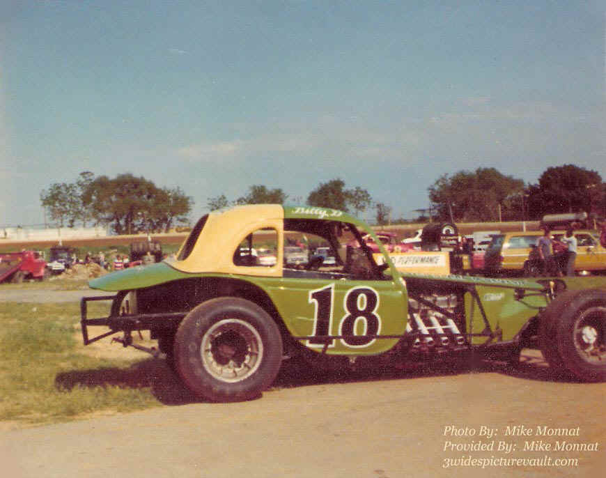 c10.29.06_018_DES_NAZ_0070_1.jpg (115366 bytes)