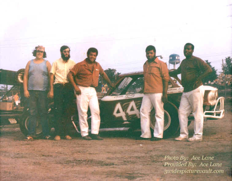 c10.29.06_044_MAR_FLM_0070_1.jpg (109055 bytes)